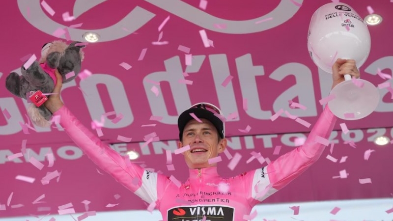 El ciclista dan&eacute;s Jonas Vingegaard completa la 'Triple Corona' en Roma